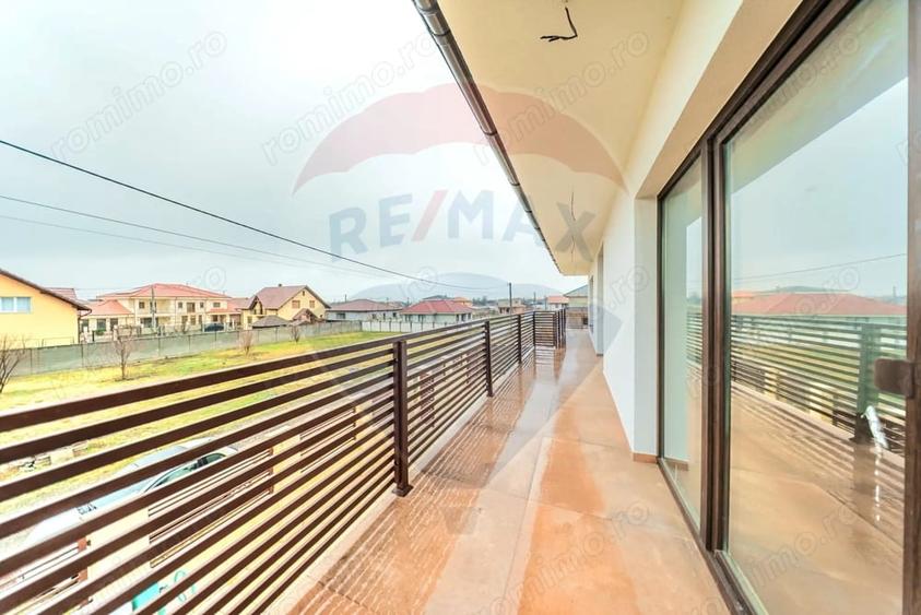 Casă cu 5 camere cu Teren 500 Mp în Vladimirescu