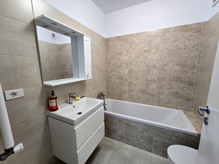 Apartament cu 2 camere decomandat în Metalurgiei