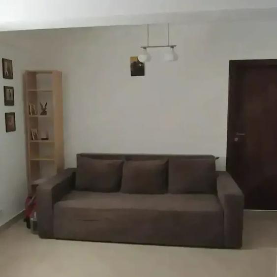 Apartament cu 2 camere semidecomandat în Apărătorii Patriei