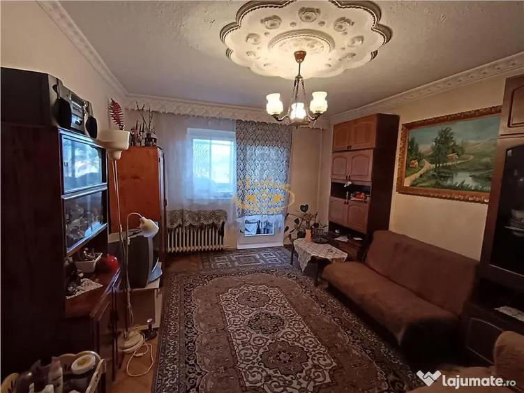 Apartament cu 2 camere decomandat în Toplița