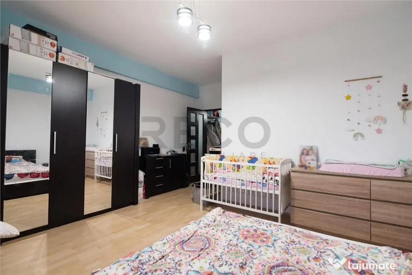 Apartament cu 3 camere decomandat în Paleu