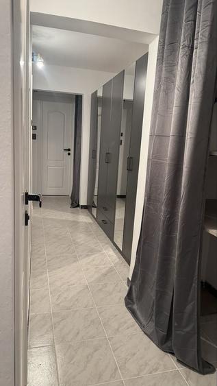 Apartament cu 3 camere decomandat în Apusului
