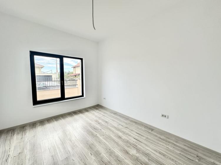 Duplex cu 5 camere cu Canalizare în Moșnița Nouă
