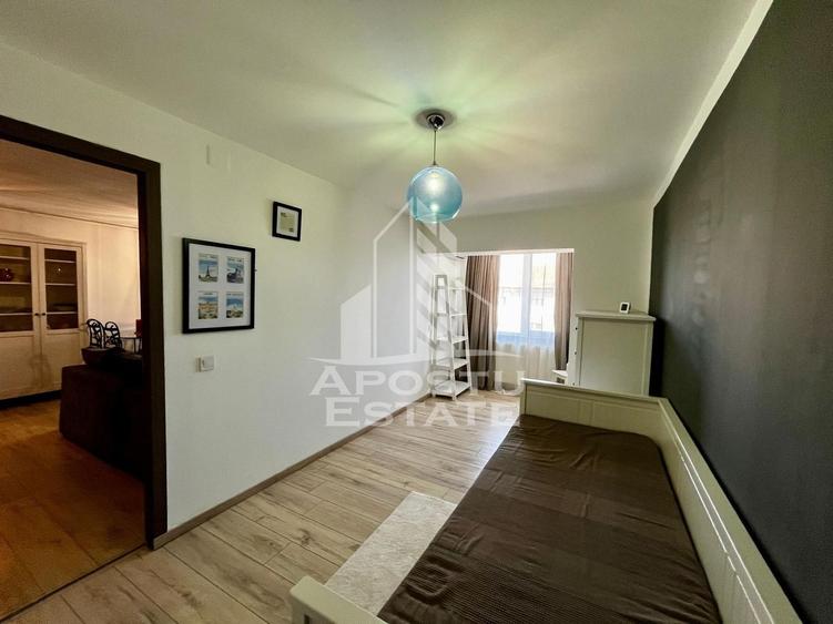 Apartament cu 3 camere decomandat, mobilat în Bucovina