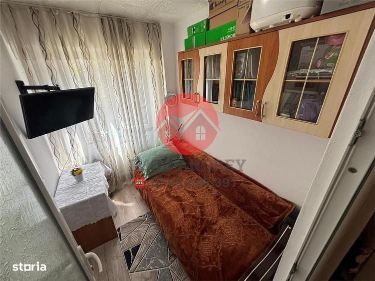 Apartament cu 4 camere decomandat în Vest