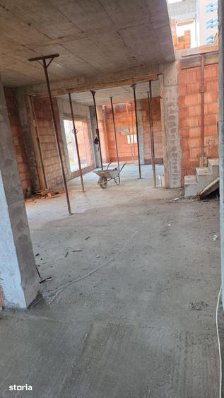 Casă cu 5 camere cu Teren 1100 Mp în Ciurila