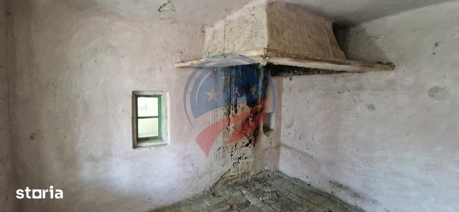 Casă cu 5 camere cu Teren 2200 Mp în Calopăr