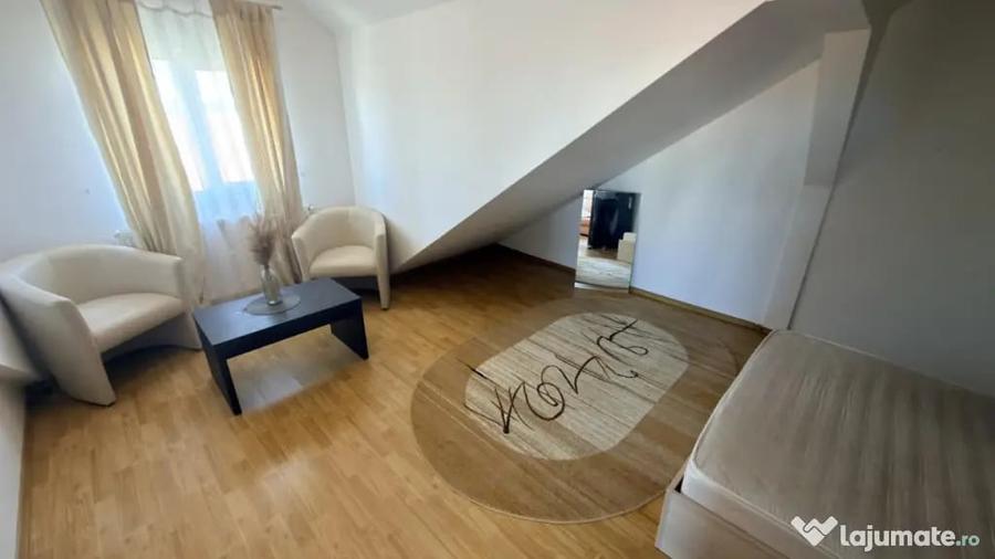 Apartament cu 2 camere semidecomandat în Calea Dumbrăvii