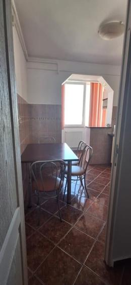Apartament cu 2 camere semidecomandat, mobilat în Griviței