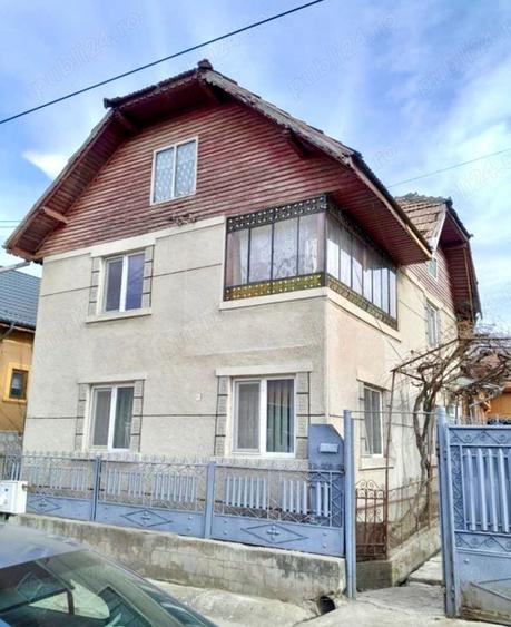 Casă cu 6 camere cu Teren 2803 Mp în Buciumeni