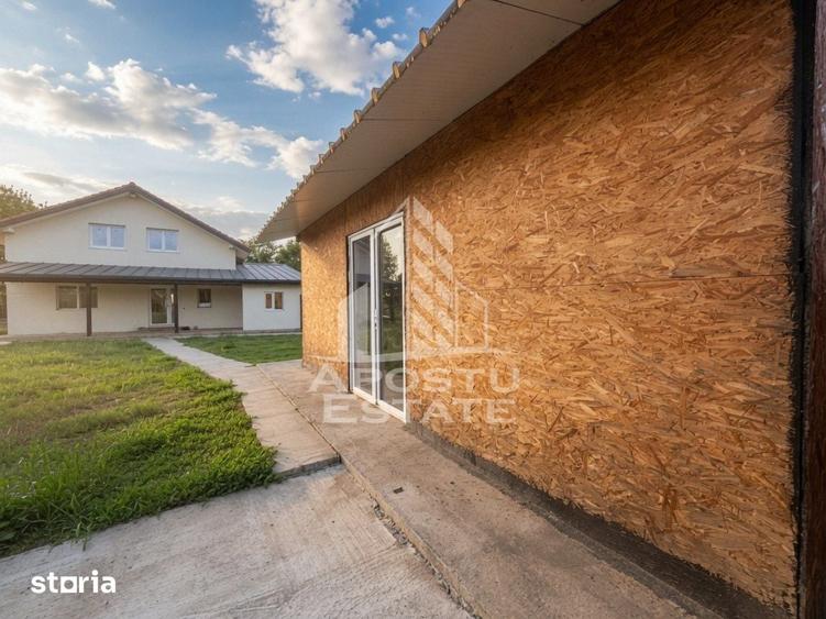 Casă cu 5 camere cu Teren 800 Mp în Pădureni