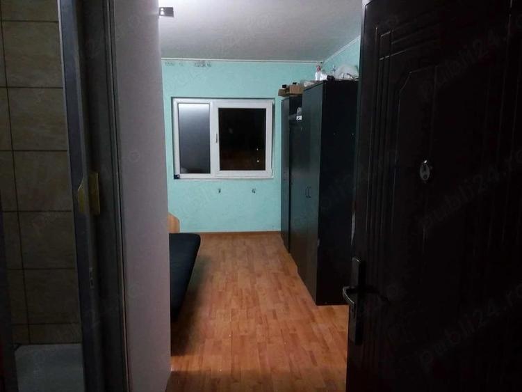 Garsonieră semidecomandată în Micro 17
