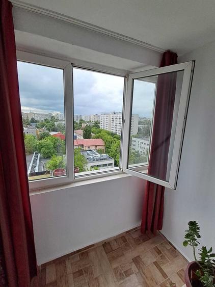 Garsonieră decomandată în Titan