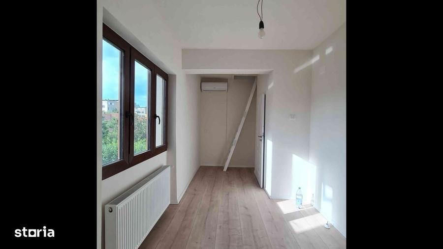 Casă cu 4 camere în Decebal