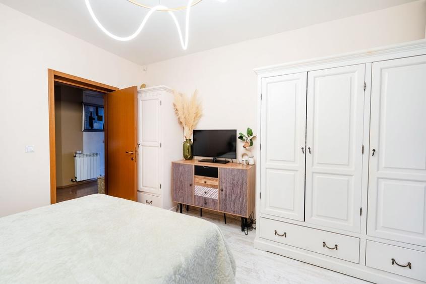 Casă cu 7 camere cu Canalizare în Central