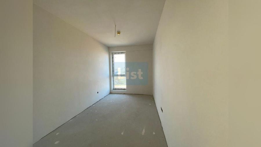 Apartament cu 3 camere semidecomandat în Aeroport