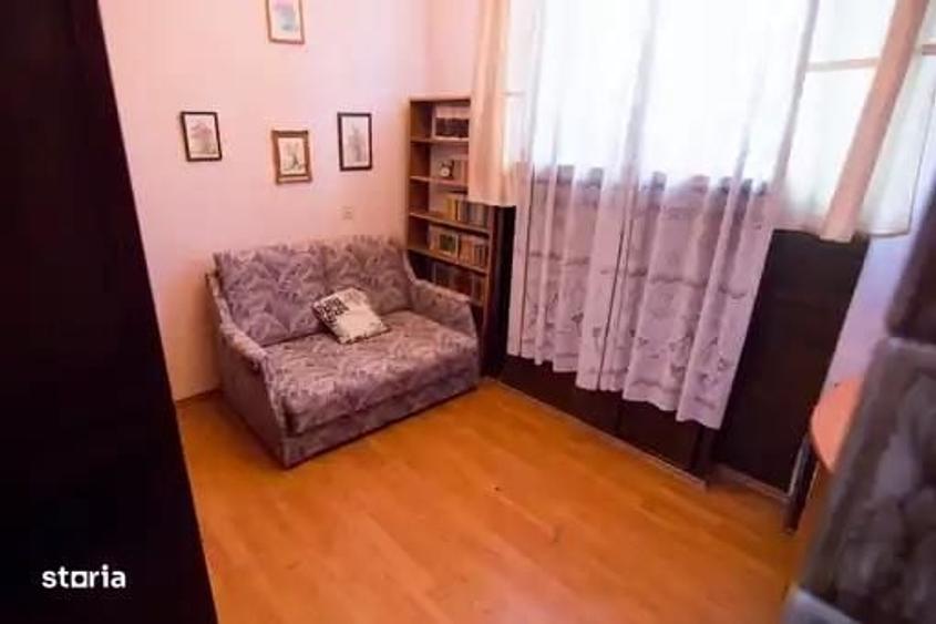 Apartament cu 3 camere semidecomandat în Central — fotografia 3