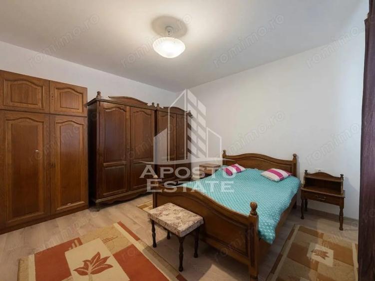 Casă cu 5 camere cu Teren 800 Mp în Pădureni (Jebel)