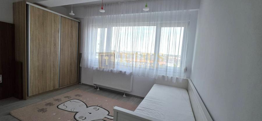 Apartament cu 3 camere decomandat, mobilat în Torontalului
