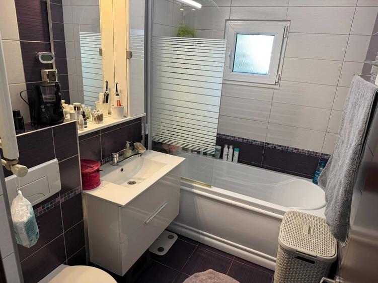 Apartament de vanzare cu 3 camere: Cluj - zona Marasti - 1