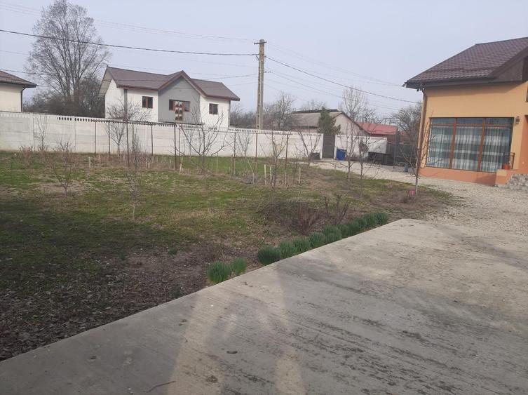 Casă individuală cu 3 camere cu Teren 12220 Mp în Serdanu