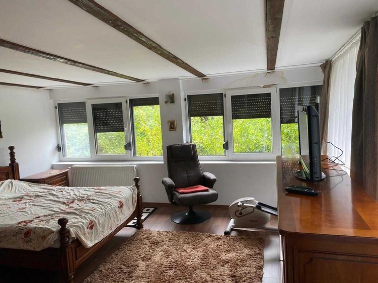 Apartament cu 2 camere semidecomandat în Mărăști