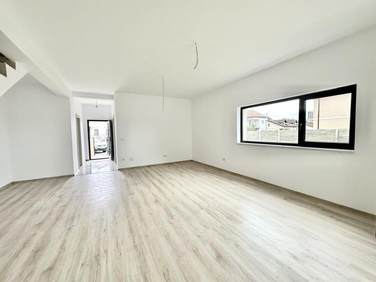 Duplex cu 5 camere cu Canalizare în Moșnița Nouă