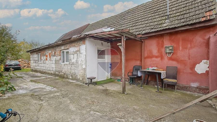 Casă individuală cu 3 camere cu Teren 360 Mp în Sânpetru