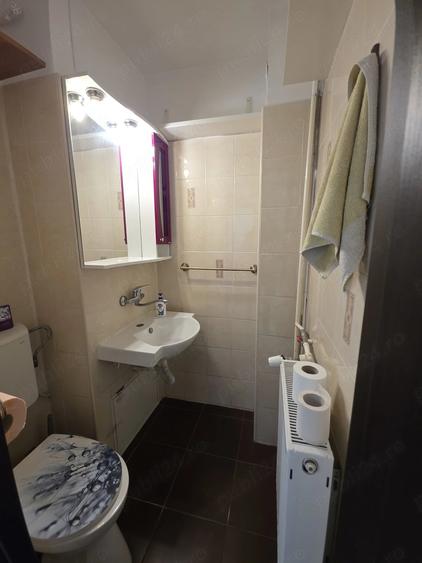 Apartament cu 3 camere decomandat în Tineretului