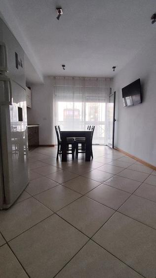 Apartament cu 3 camere decomandat în Torontalului