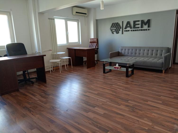 Apartament cu 4 camere în Moșilor