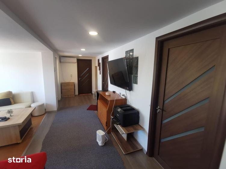 Casă cu 8 camere decomandat cu Teren 257 Mp în Central