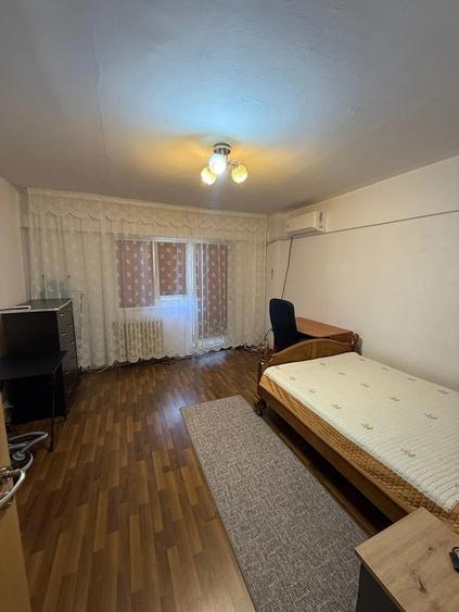 Garsonieră decomandată în Palat