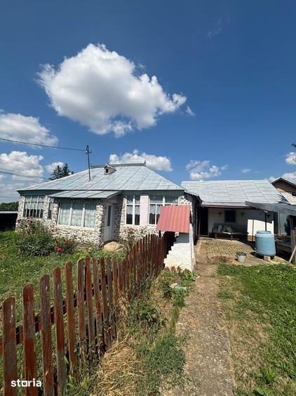 Casă cu 3 camere cu Teren 1000 Mp în Central