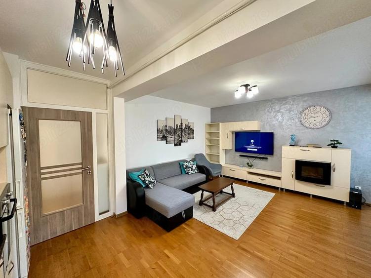 Apartament cu 3 camere decomandat în Central