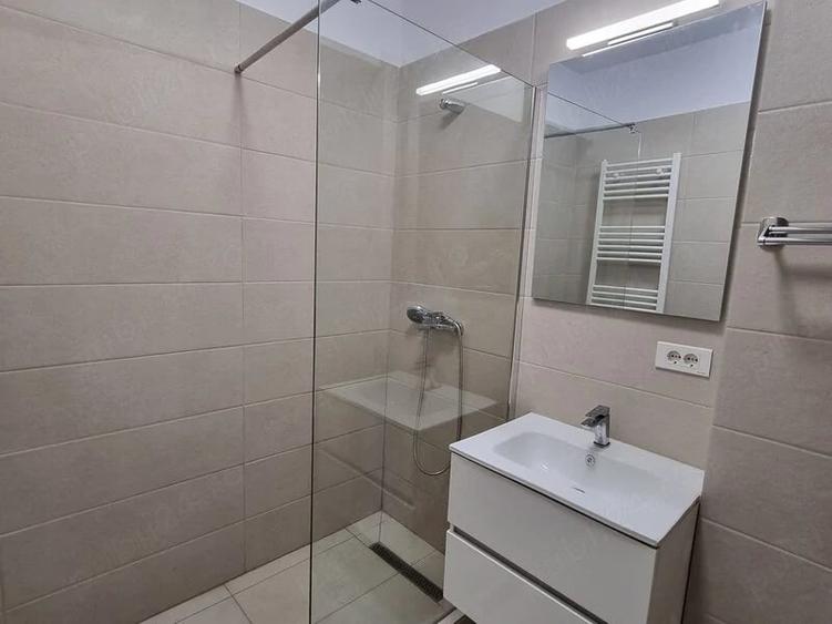 Garsonieră decomandată în Apărătorii Patriei