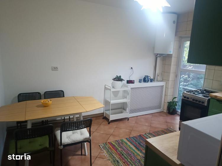 Casă cu 6 camere cu Teren 500 Mp în Gruiu