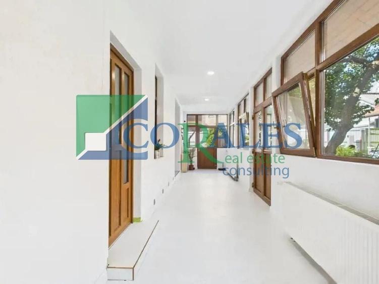 Apartament cu 3 camere nedecomandat, mobilat în Odobescu