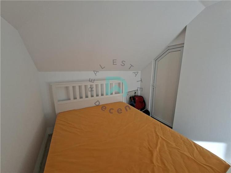 Apartament cu 4 camere decomandat în Tractorul