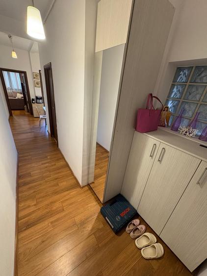Apartament cu 2 camere semidecomandat în Romană