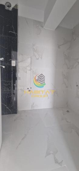 Apartament cu 3 camere semidecomandat în Berceni