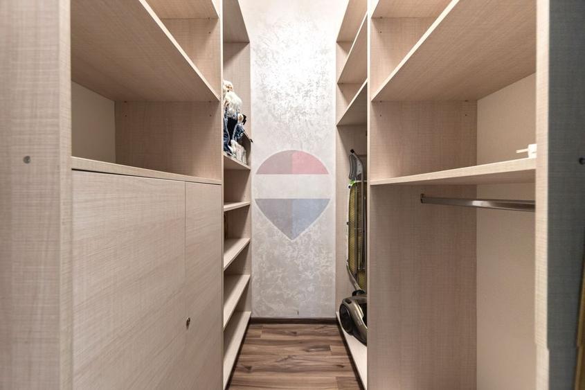 Apartament cu 2 camere decomandat, mobilat în Tractorul