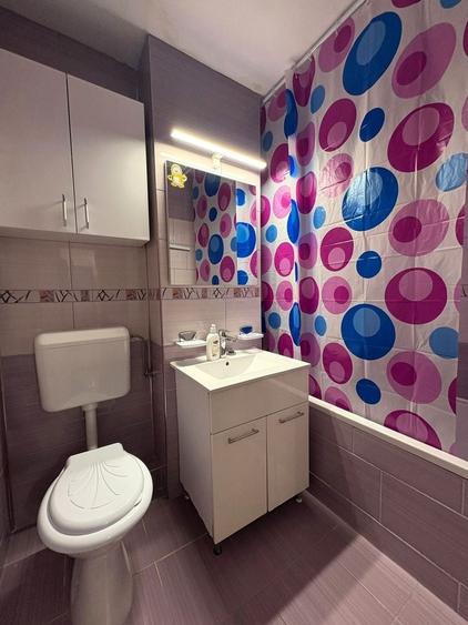 Apartament cu 3 camere în Vitan