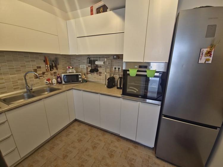 Apartament cu 3 camere decomandat în Primo