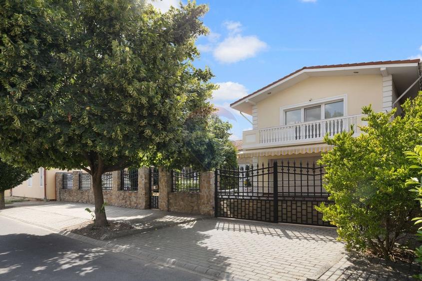 Casă individuală cu 4 camere cu Teren 921 Mp în Subcetate