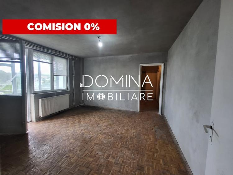 Apartament cu 3 camere semidecomandat în 1 Mai