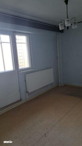 Apartament cu 3 camere în Brăilița