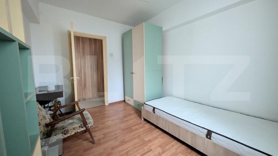 Apartament cu 4 camere decomandat, mobilat în Republicii
