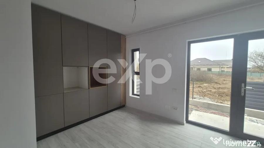 Casă cu 4 camere cu Teren 250 Mp în Trivale