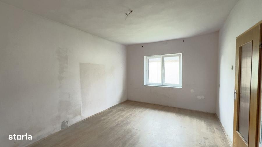Casă cu 3 camere în Central